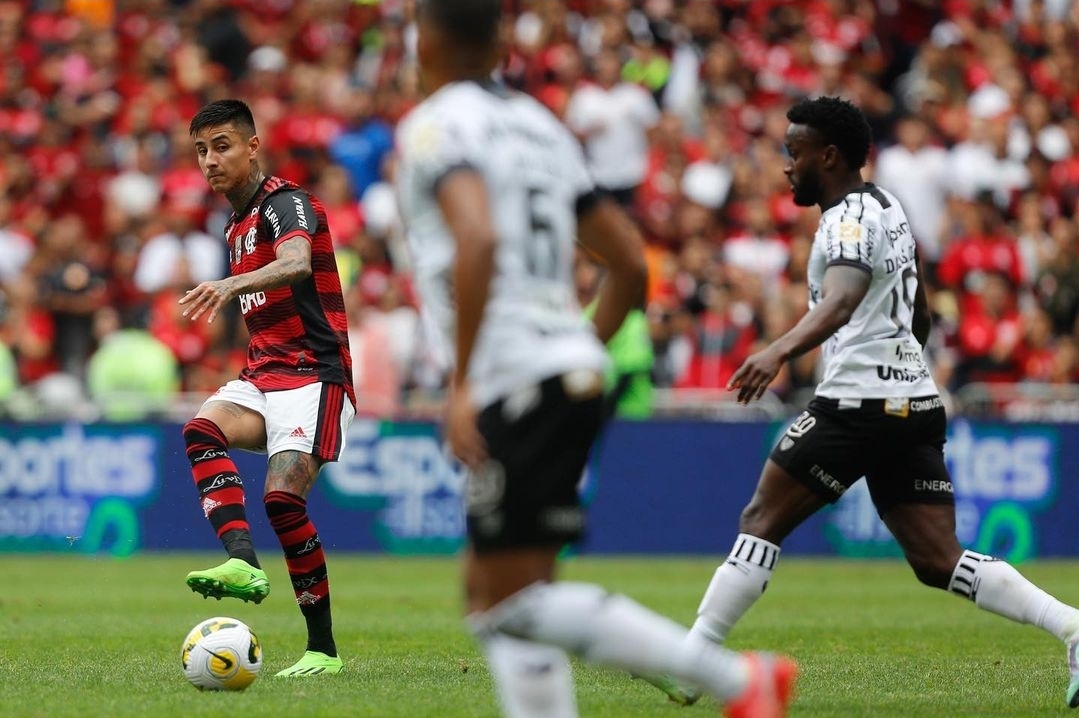 Flamengo empata com Fluminense e perde chance de colar nos líderes