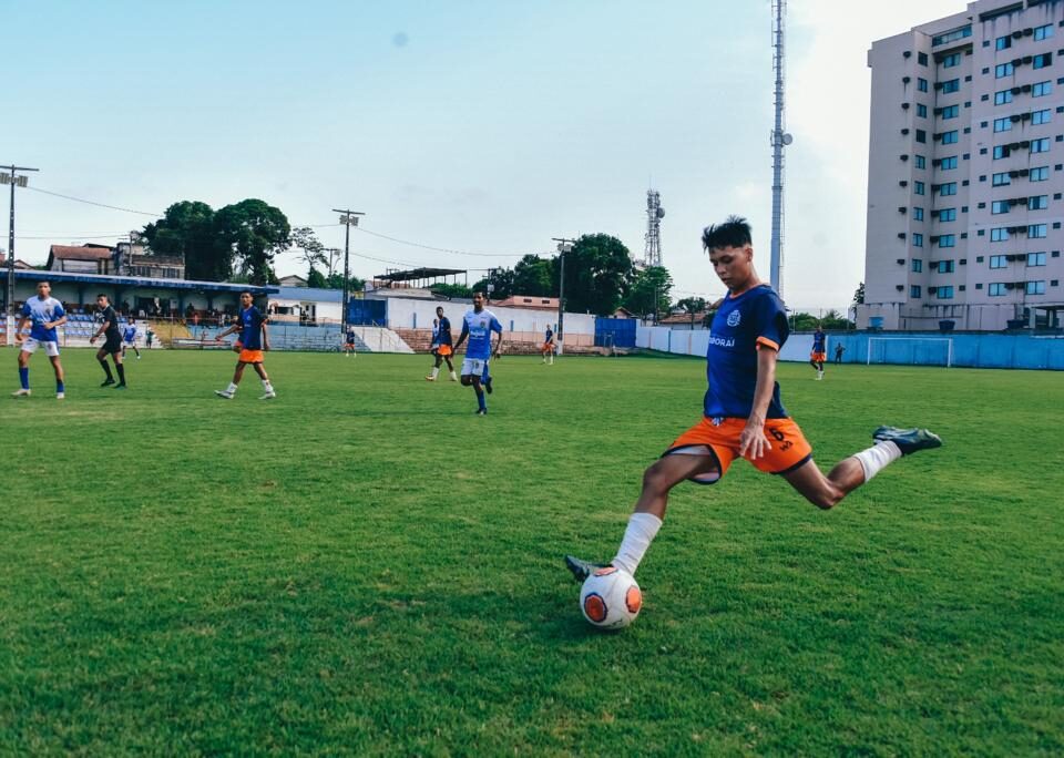 CAIOBA SOCCER CAMP RECEBE FLÁVIA E ARTUR ARANTES DO NASCIMENTO, FILHA E  NETO DE PELE, E ABRE FINAL DE SEMANA COM HOMENAGEM EMOCIONANTE