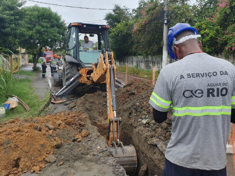 Início da implantação de rede de esgoto em Japeri