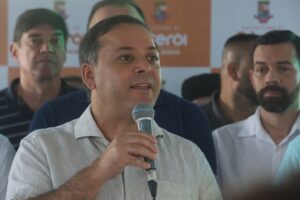 Prefeito Rodrigo Neves participa da abertura da Prefeitura movel no horto do Fonseca-9