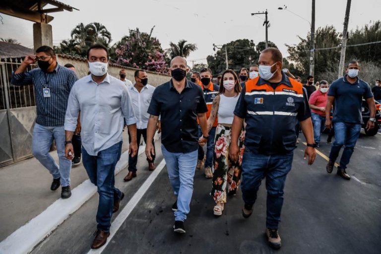 Marcelo Delaroli e Cláudio Castro entregam obras de pavimentação e recurso de R$ 9,6 milhões para Saúde em Itaboraí -foto04