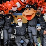 Guarda Municipal de Itaboraí distribui presentes de Natal para crianças