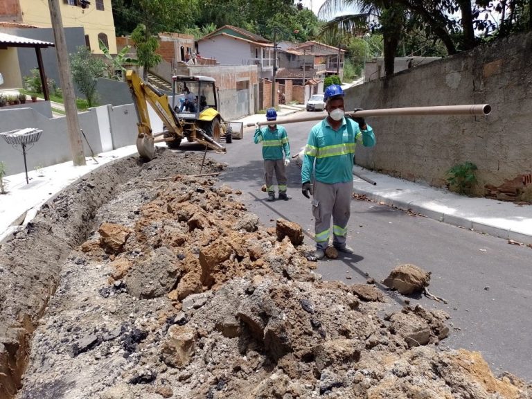 Assentamento de 200m rede de agua na Rua Rouxinol em Marica