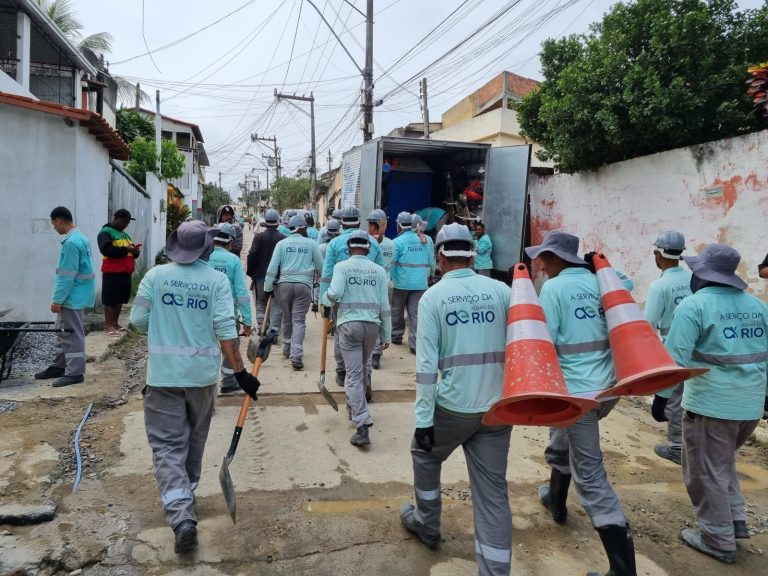 O programa já passou em 10 comunidades da cidade, realizando 25.265 novas ligações de água e beneficiando mais de 100 mil pessoas