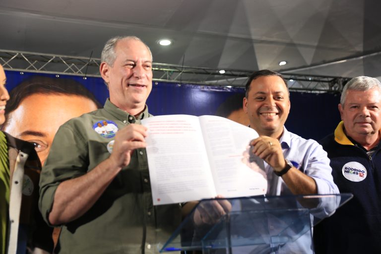 20.08.22 - Niterói - Rodrigo Neves_Ciro Gomes - credito Alex Ramos