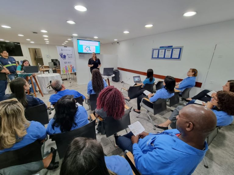 Palestra sobre atendimento a surdos em São Gonçalo