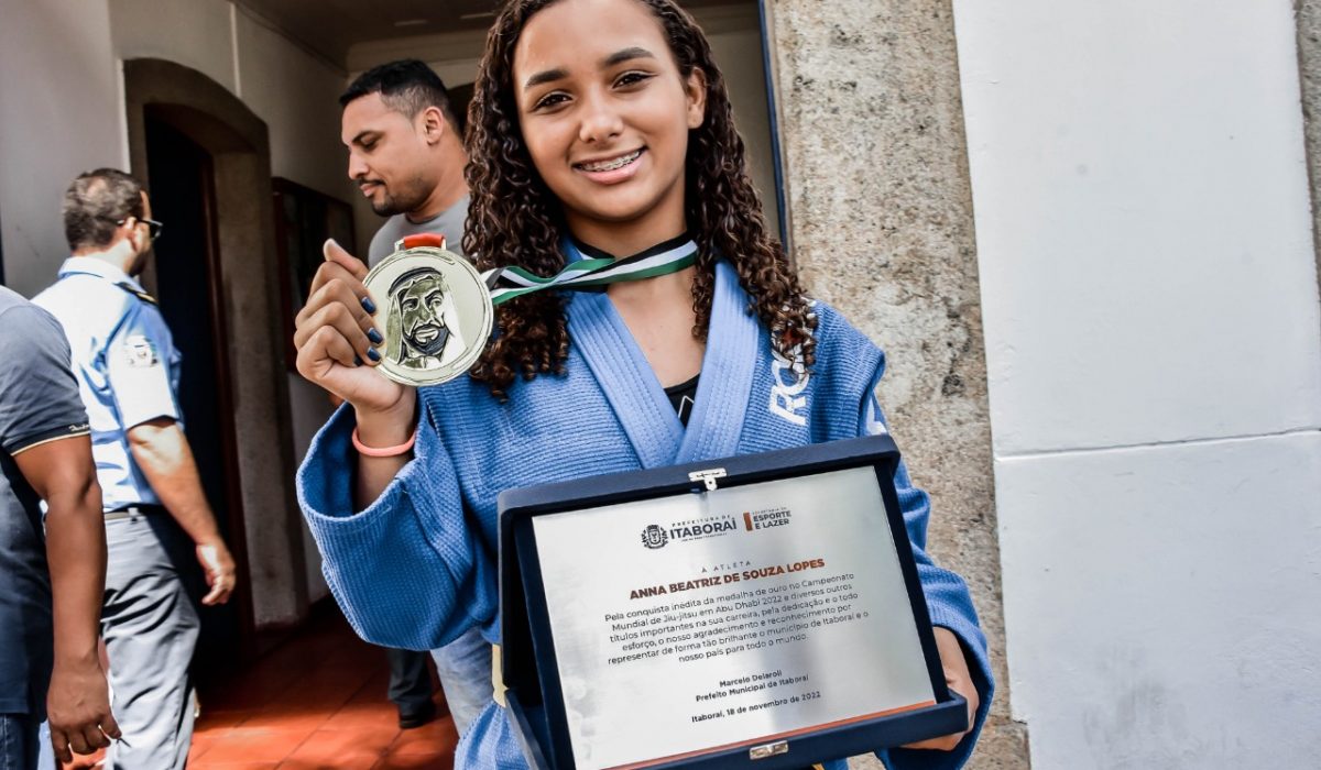 Campeã mundial de jiu-jitsu largou engenharia e viaja o mundo dando aulas -  10/04/2019 - UOL Esporte