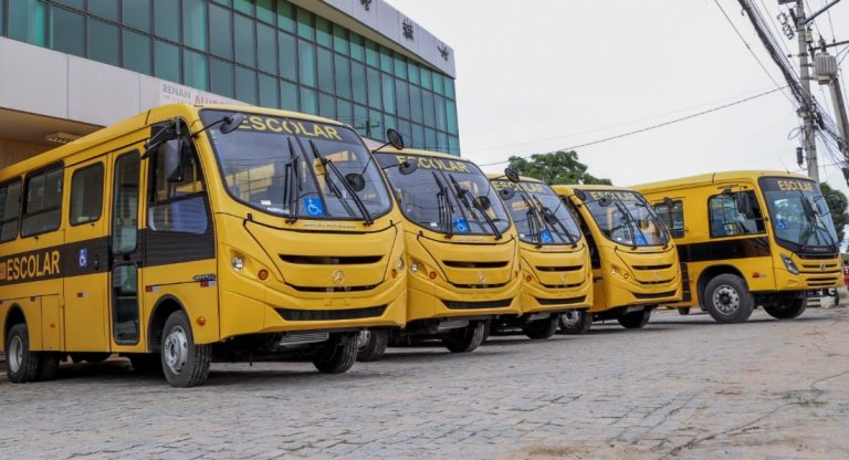 Marcelo Delaroli anuncia chegada de novos ônibus escolares, uniformes e equipamentos para o ano letivo de 2023 (5) (1)