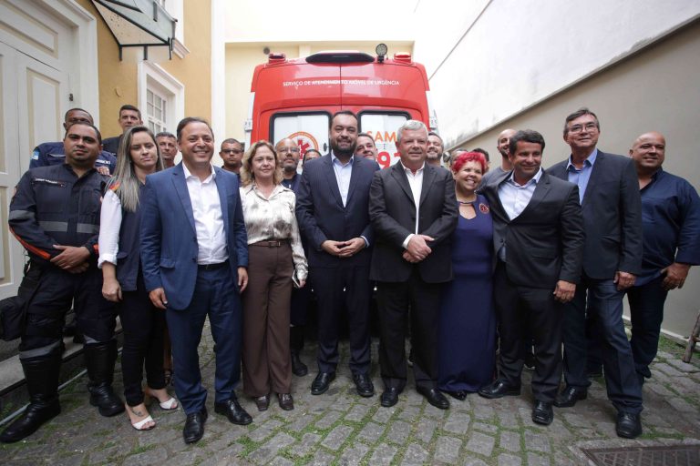 Prefeito Axel e Governador Claudio castro assinam acordo Estadual 29