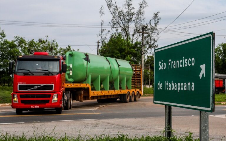 Chegada de novos filtros em São Francisco de Itabapoana (2)