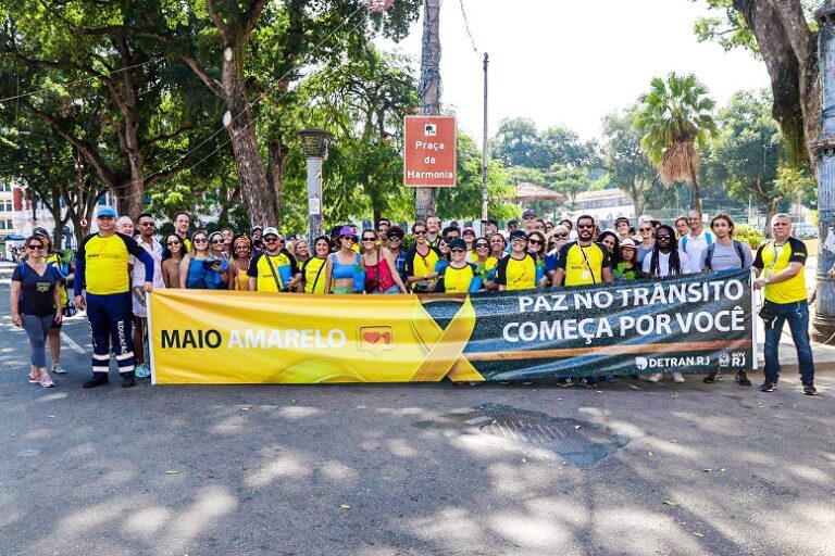 Maio Amarelo - Ação educativa na Praça da Harmonia (1)