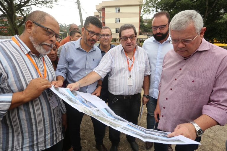 Prefeito visita as obras da Plataforma de Santa Barbara 23