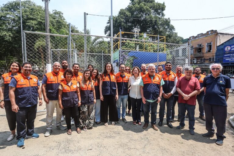 Prefeito Axel participa da entrega da Primeira Estação de Qualidade de Ar-13