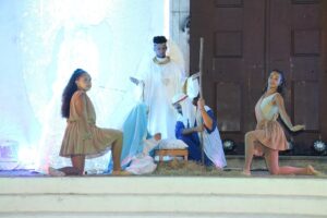 Natal Ita Luz atrai público com espetáculo teatral e diversão para toda a família neste domingo