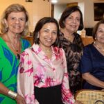 De claro, Denise Corrêa, entre Matilde Conti, Angela Riccomi, Lecyr Lobo e Juliana Mendonça. Foto Toni Coutinho