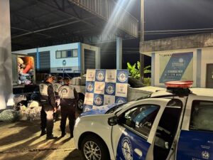 OPERAÇÃO FOCO E SEFAZ APREENDEM CERCA DE DUAS TONELADAS DE PRODUTOS COM INDÍCIOS DE FALSIFICAÇÃO NA DUTRA