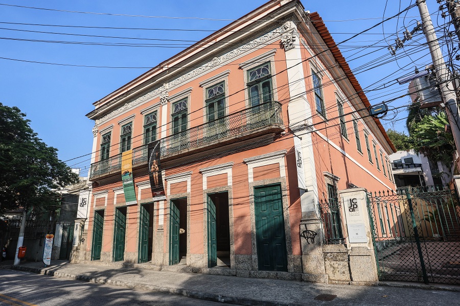 Museu Janete Costa de Arte Popular