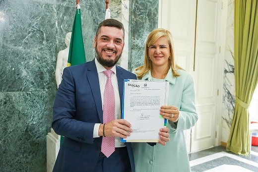 725ab1ec-1ed3-47ad-b21a-8b1f17b5d9d1