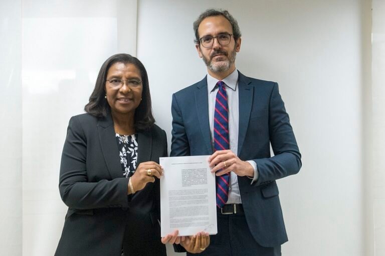 Rosangela Gomes e Thiago Gurjão assinatura