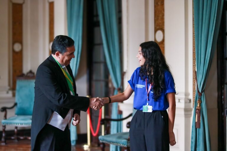 VISITA teatro férias valendo