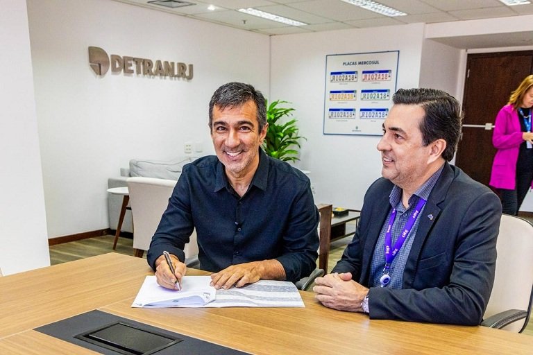 dc43105d-3c77-450f-a7d8-d98b62d02d2b