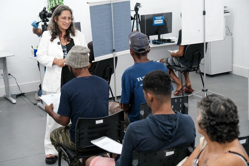 Detran RJ - Cipop-Rua Niterói - Desembargadora Cláudia Motta com pessoas em situação de rua (7)