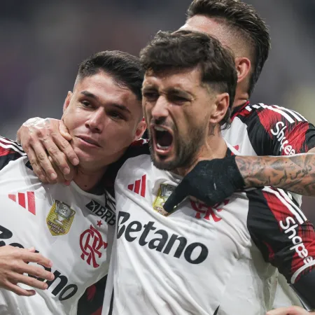 luiz-araujo-e-arrascaeta-comemoram-gol-de-virada-do-flamengo-sobre-o-corinthians-1759111218151_v2_450x450.jpg