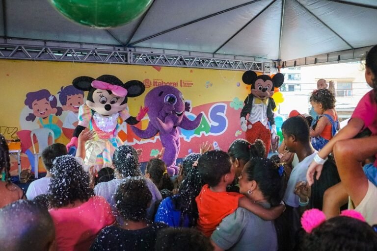 Milhares de famílias foram às ruas em um domingo cheio de alegria e brincadeiras em quatro praças de Itaboraí (4)