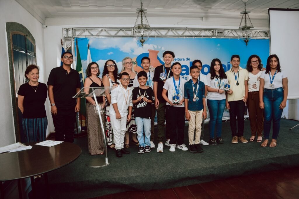 Alunos de Itaboraí são premiados em olimpíadas nacionais de Astronomia, Foguetes e Educação Financeira (2)