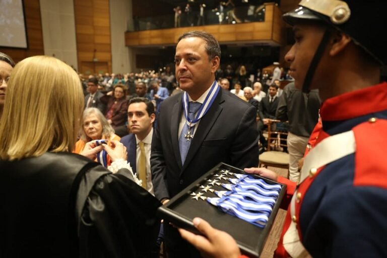 Lucas Benevides - medalha TJRJ (8)