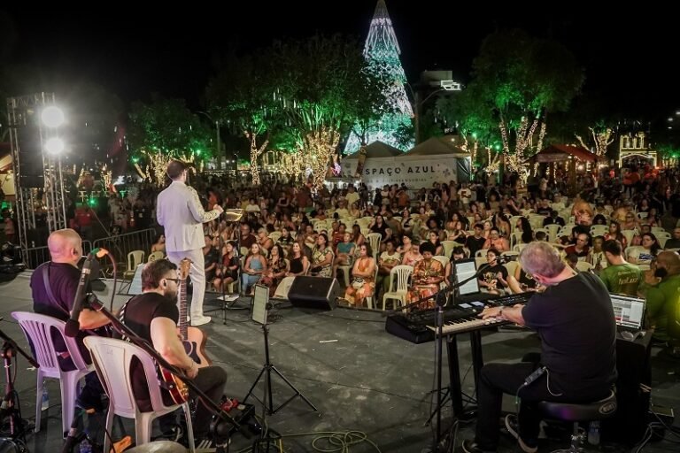 Natal Ita Luz emociona Itaboraí e encerra programação com tributo a Roberto Carlos