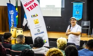 Antes, artistas e gestores dialogaram nas Microteias. Foto Avigdor Miranda