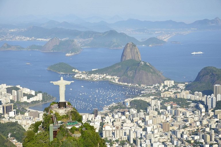 Corcovado-e-o-Pao-de-Acucar-Cidade-do-Rio-de-Janeiro-Foto-Alexandre-Macieira-Riotur-1-1536x1017