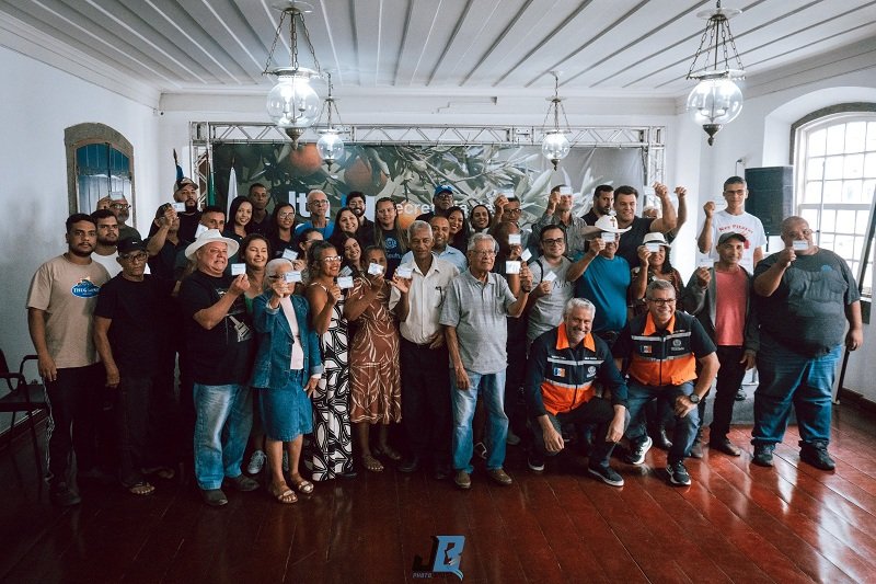 Prefeitura de Itaboraí entrega carteirinhas da Agricultura Familiar a produtores rurais do município (3)