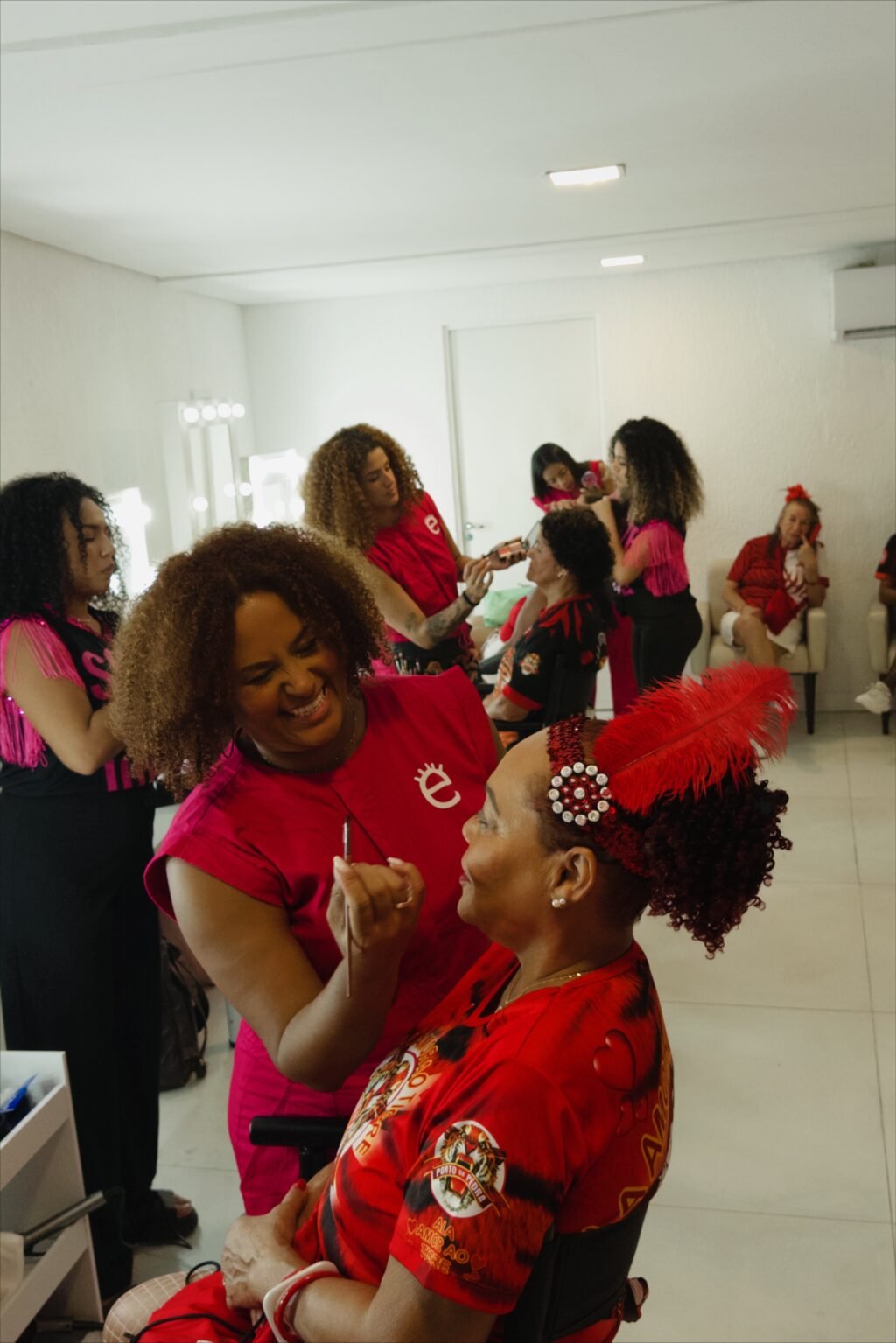 {"tint":-2.0833359,"temperature":5896.398}