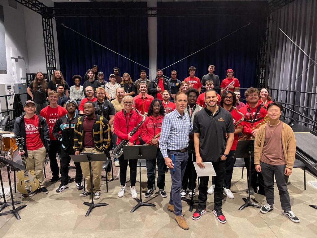 6 - Felipe Brito com turma da Universidade de Memphis