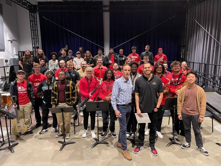 6 - Felipe Brito com turma da Universidade de Memphis