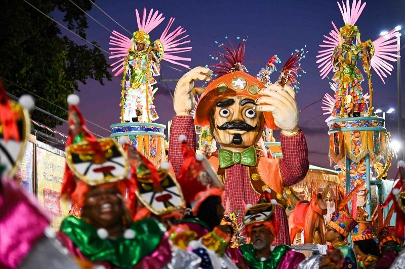 Academicos do Cubango- Desfile na Intendente (8)