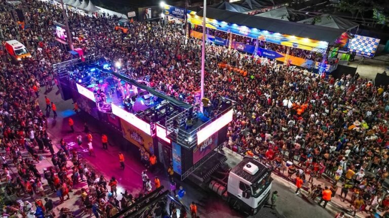 Ita Folia 2026 Carrossel de Emoções sacode Avenida 22 de Maio com clássicos do funk carioca