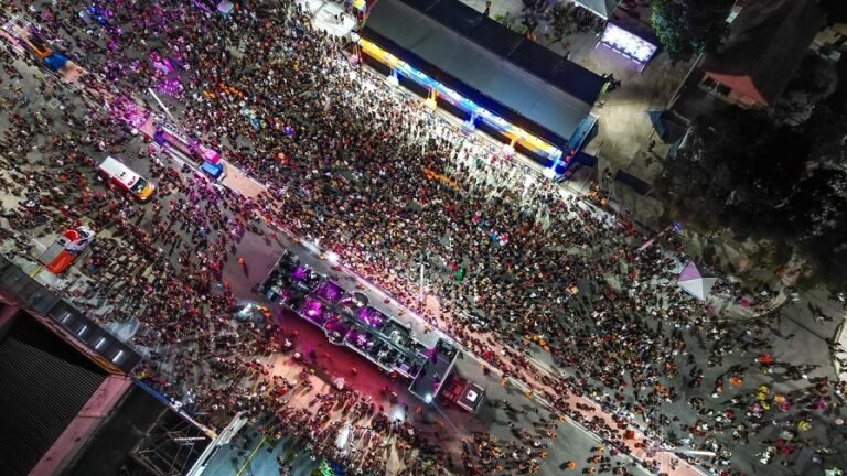Ita Folia 2026 encerra com Thiago Martins e consagra carnaval histórico na Avenida 22 de Maio 5