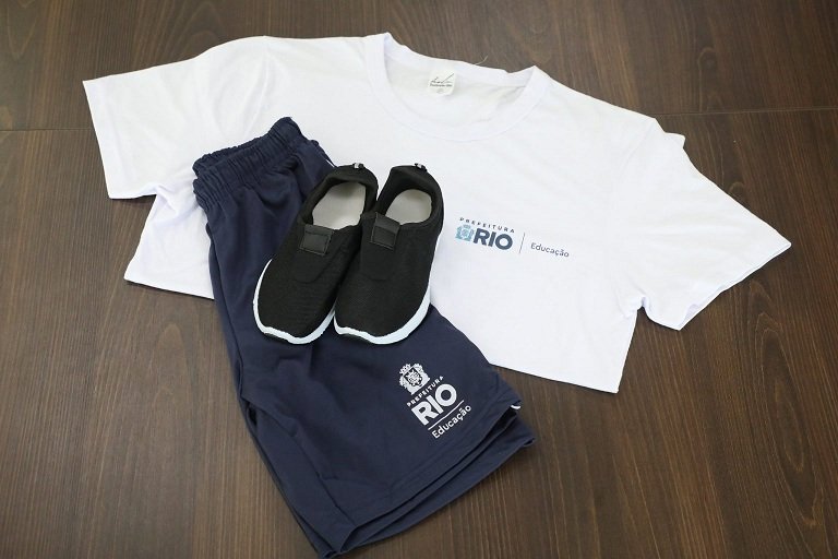 uniforme.jpg-1536x1024