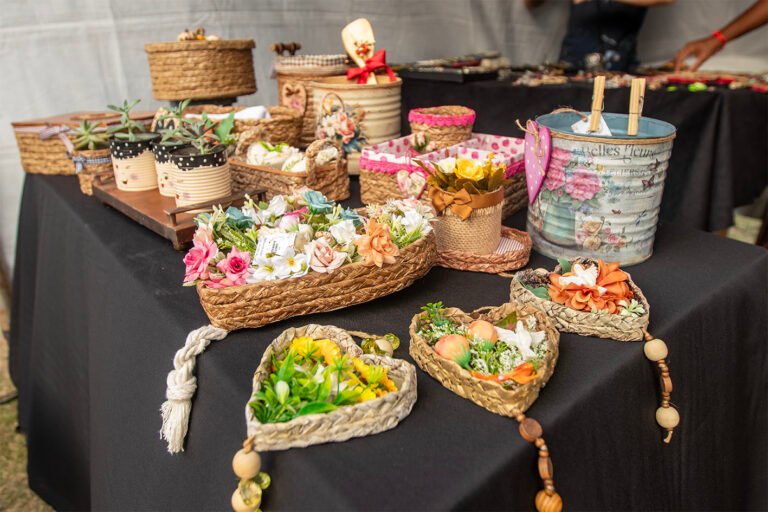 Feira MEI e Artesão, praia Campista. Macaé/RJ.
