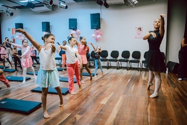 Projeto “Arte na Ponta – Ballet para Todos” inicia aulas gratuitas para crianças e adolescentes em Itaboraí (3)