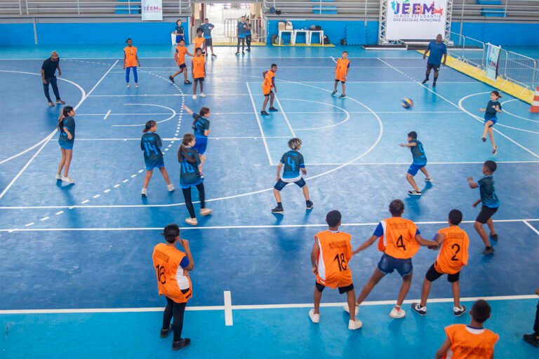 Finais dos jogos estudantis JEEM no ginásio poliesportivo. Macaé/RJ.