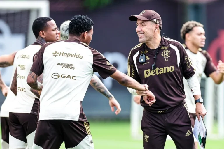 Leonardo-Jardim-Gonzalo-Plata-Treino-Flamengo-Ninho-do-Urubu-060426-Foto-Gilvan-de-Souza-1024x683