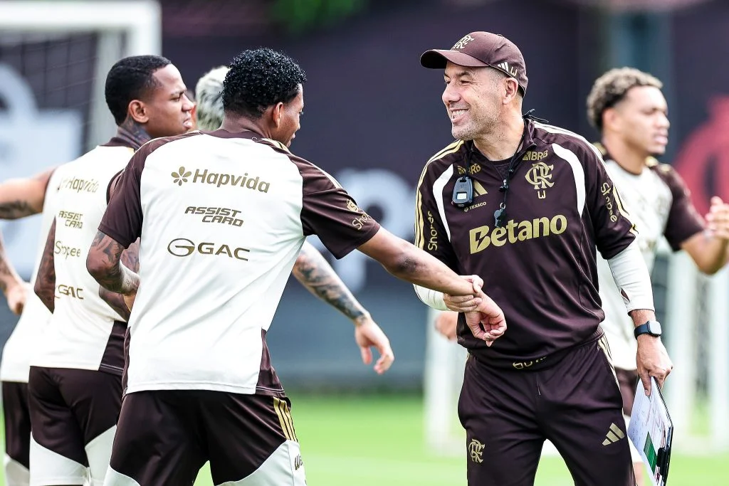 Leonardo-Jardim-Gonzalo-Plata-Treino-Flamengo-Ninho-do-Urubu-060426-Foto-Gilvan-de-Souza-1024x683