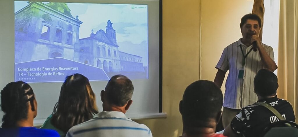 Sergio da Petrobras falando na conferência