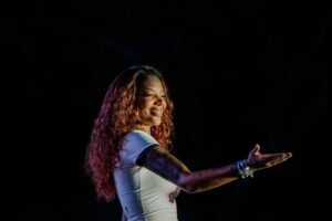 Itaboraí 193 anos “Onda Diferente” de Ludmilla agita multidão no terceiro dia de shows da cidade (3)