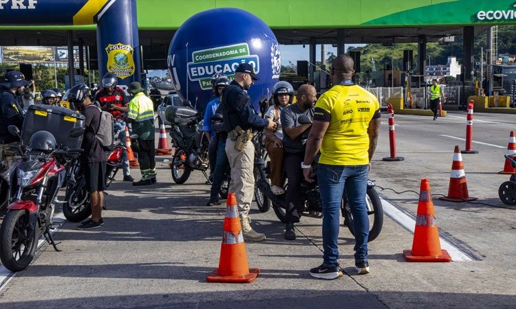 maio amarelo ação na ponte 1