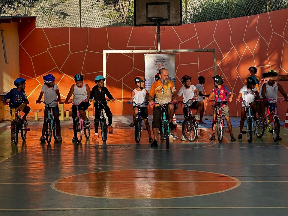Bora de Bike, iniciativa voltada à educação cicloviária e à promoção da mobilidade sustentável entre crianças da rede municipal de ensino (3)